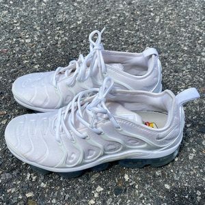 SOLD!! Men’s Nike Air VaporMax Plus, size 9